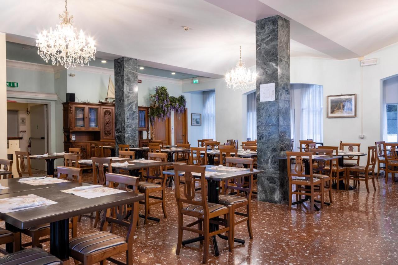 Esedra Hotel Rimini Zewnętrze zdjęcie