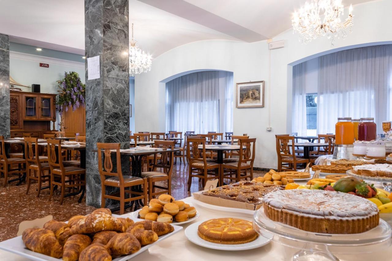 Esedra Hotel Rimini Zewnętrze zdjęcie