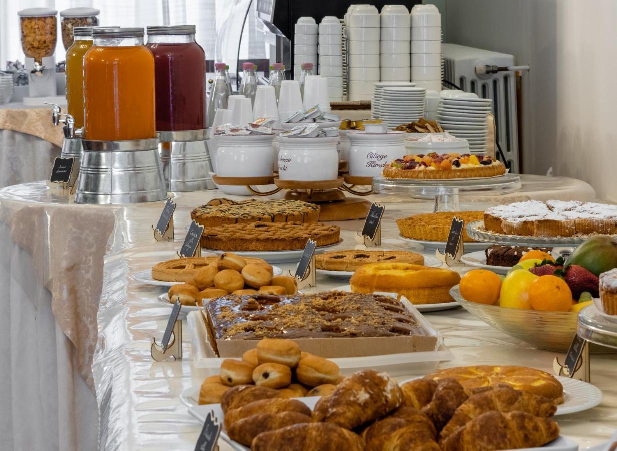 Esedra Hotel Rimini Zewnętrze zdjęcie