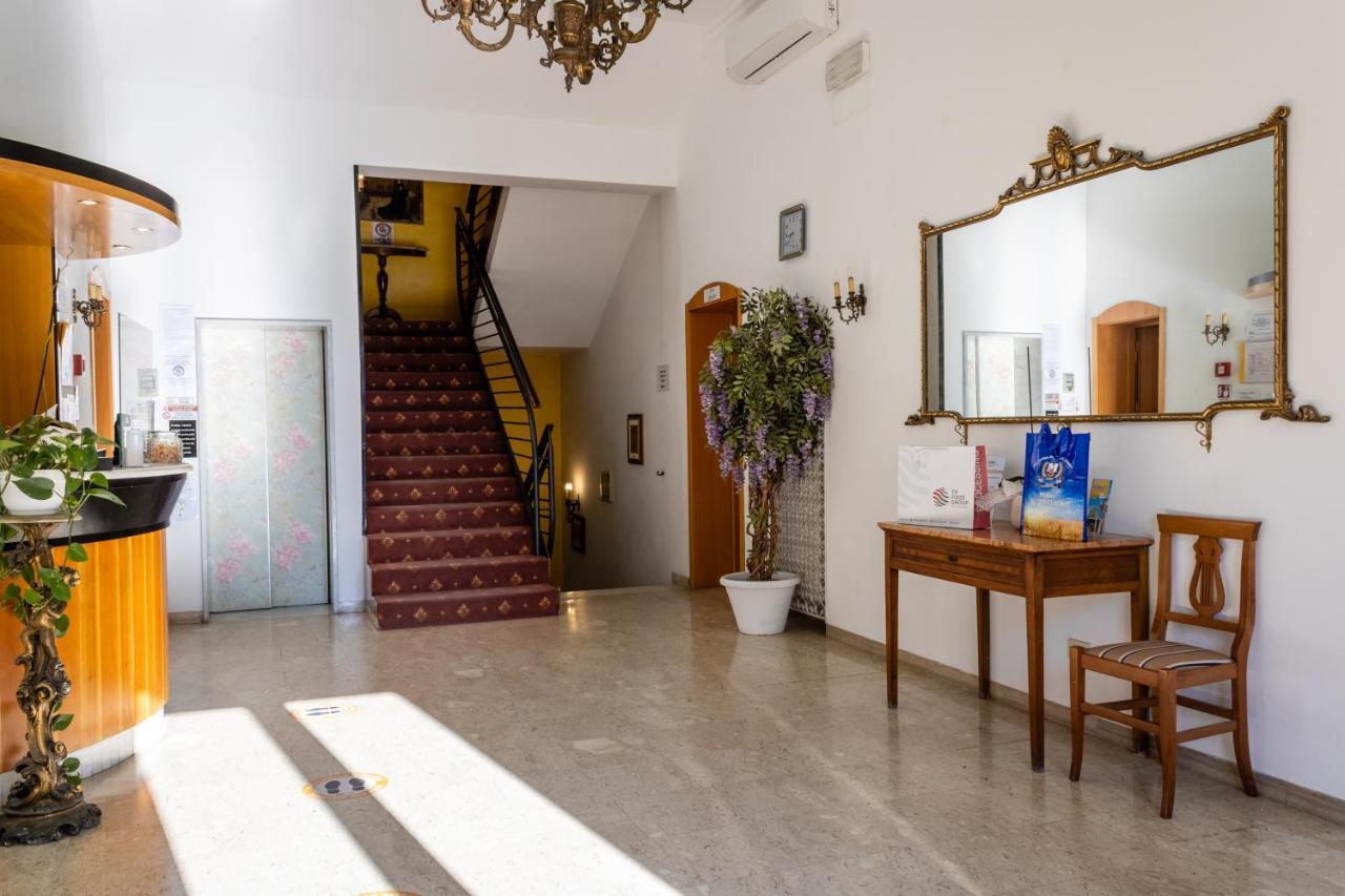 Esedra Hotel Rimini Zewnętrze zdjęcie