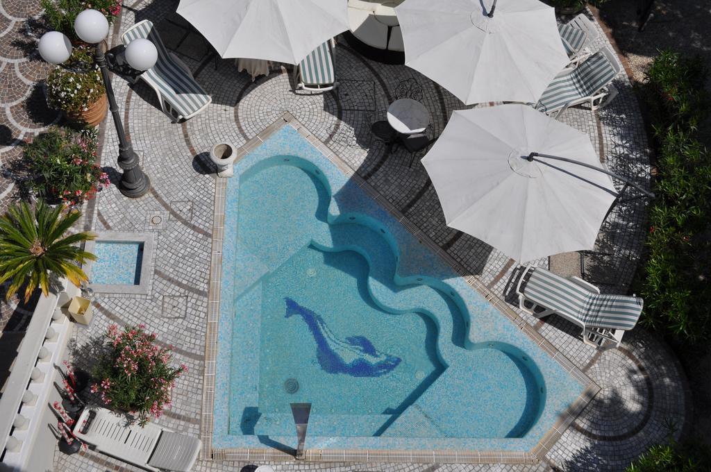 Esedra Hotel Rimini Zewnętrze zdjęcie