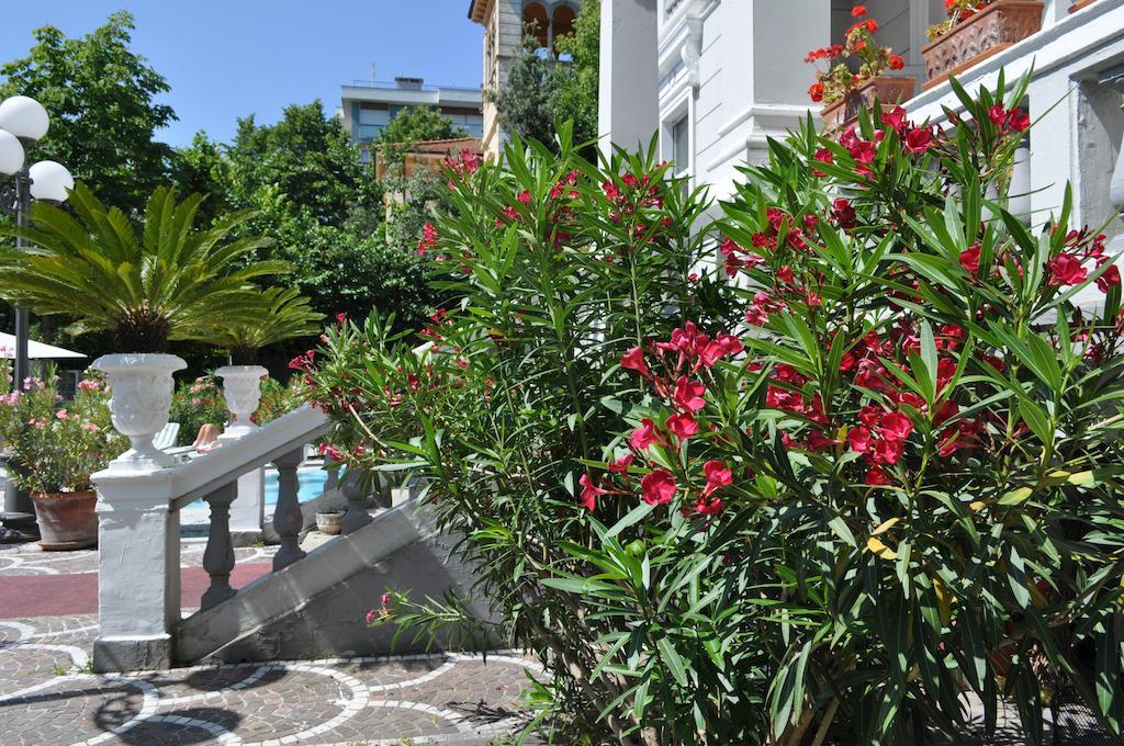 Esedra Hotel Rimini Zewnętrze zdjęcie