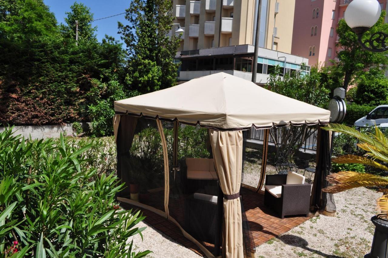 Esedra Hotel Rimini Zewnętrze zdjęcie